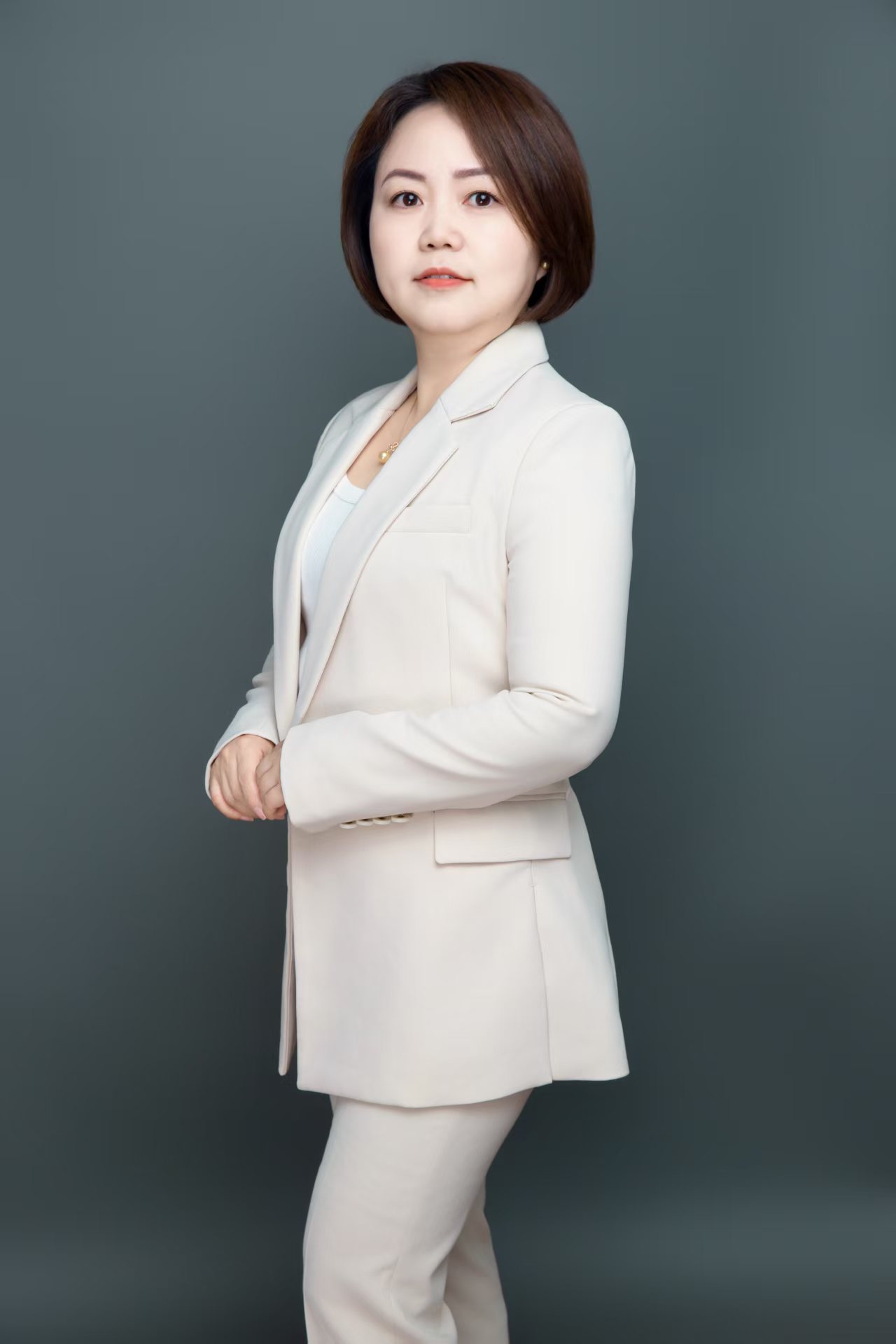 主讲老师邹静